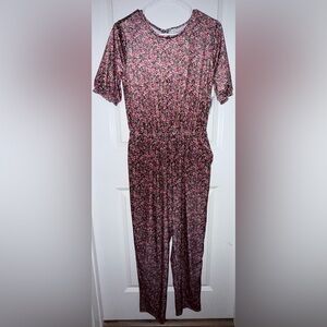 Old Navy Jumpsuit
Size S
Floral print